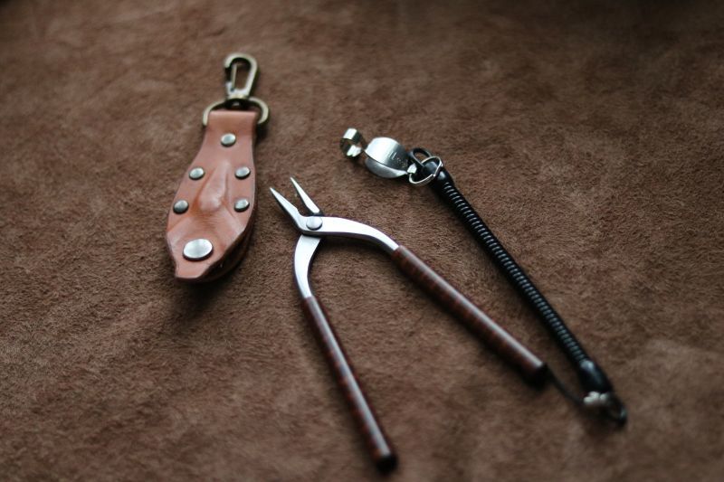 プライヤーやフォーセップなどの紛失防止にもgood Tmc マルチクリップ デジカメストラップ Sports Fishing Tools かねは商店