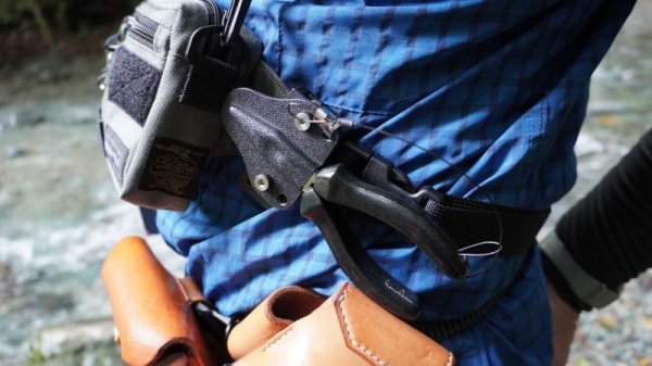 画像9: ★只今ご予約承り中(オーダー後80日前後)★マイカルタハンドルのカスタムクニペックス140★専用ホルスター付きor単体が選べます (9)